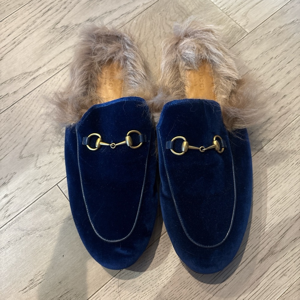 Gucci Blue Velvet Slippers with Fur Trim
